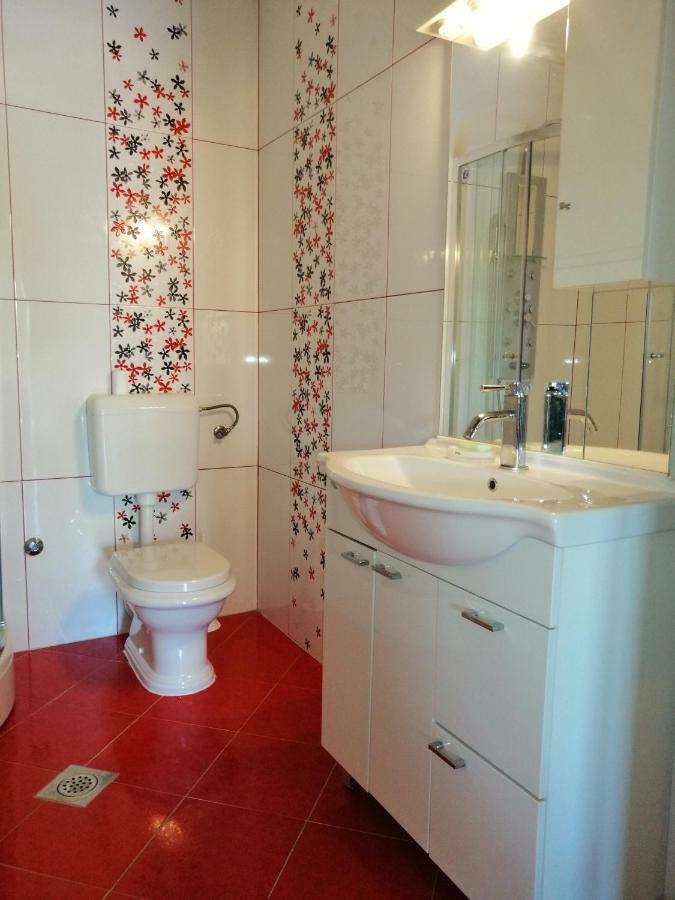 Apartman Rosanda Posedarje Ngoại thất bức ảnh